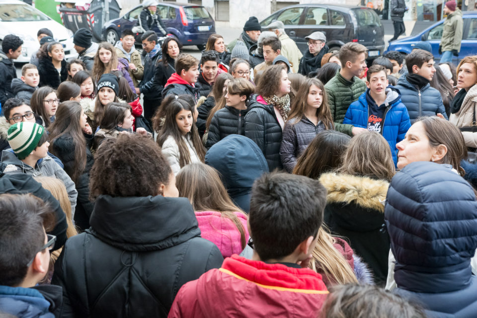 Posa delle pietre d'inciampo a Tor Pignattara